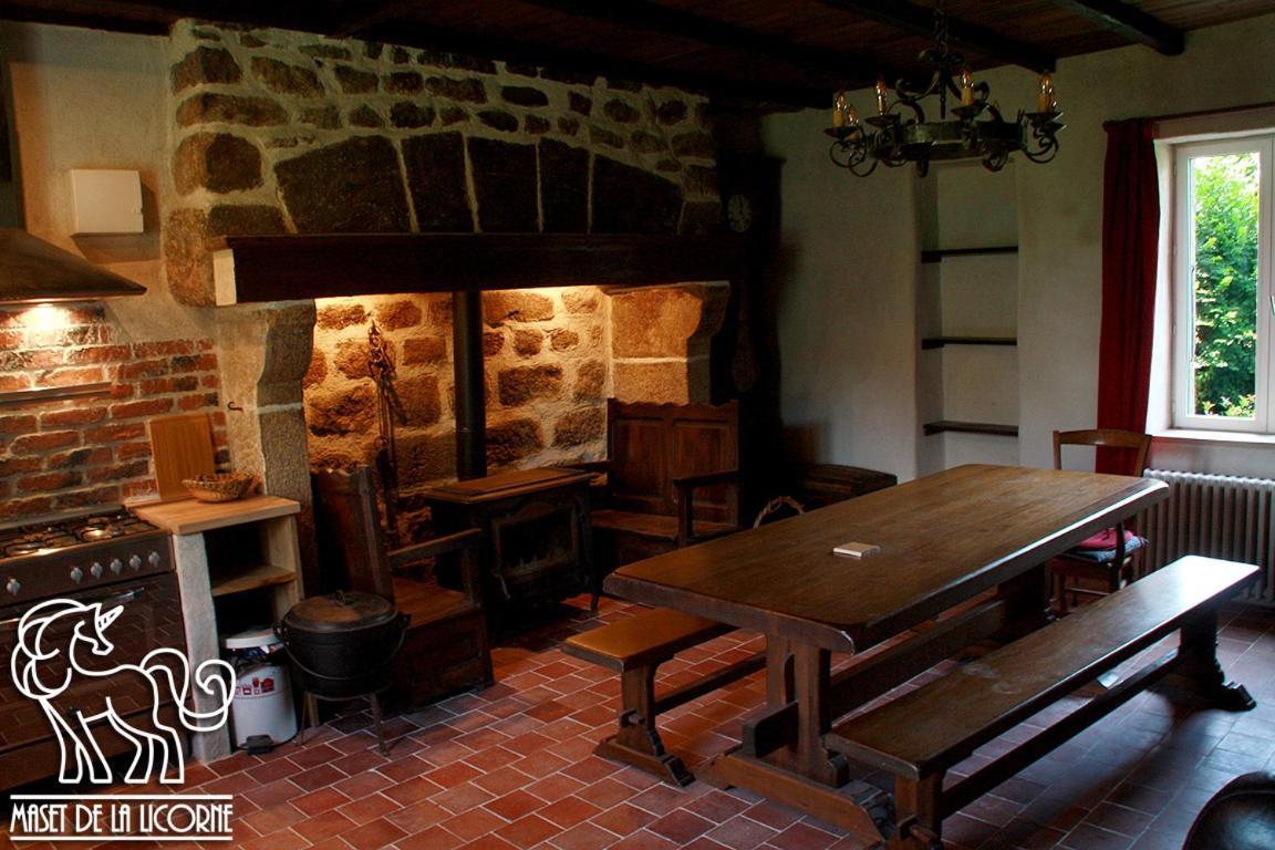 Maset De La Licorne Villa Nedde Bagian luar foto